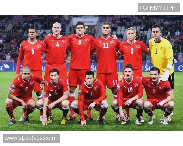 足球巨星闪耀赛场聚焦聚合力展现荣耀与激情之旅