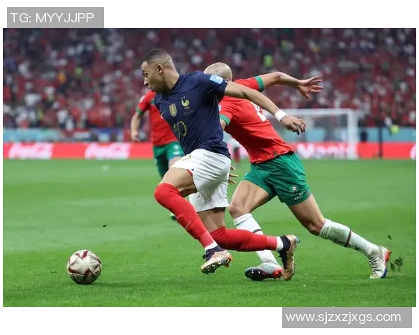 海报展现绿茵场球星风采激情燃动世界足球梦想 海报展现绿茵场球星风采激情燃动世界足球梦想