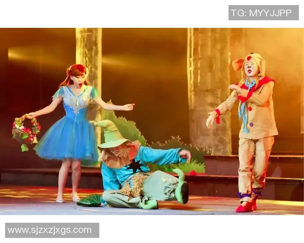 《足坛传奇回顾:天下足球球星专辑中的璀璨星辉与荣耀时刻》 《足坛传奇回顾:天下足球球星专辑中的璀璨星辉与荣耀时刻》